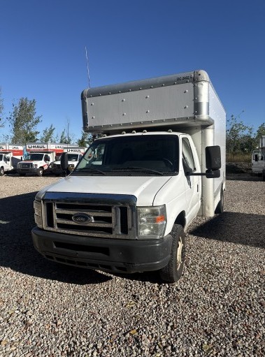 Camión con caja de 201214 ft usado a la venta