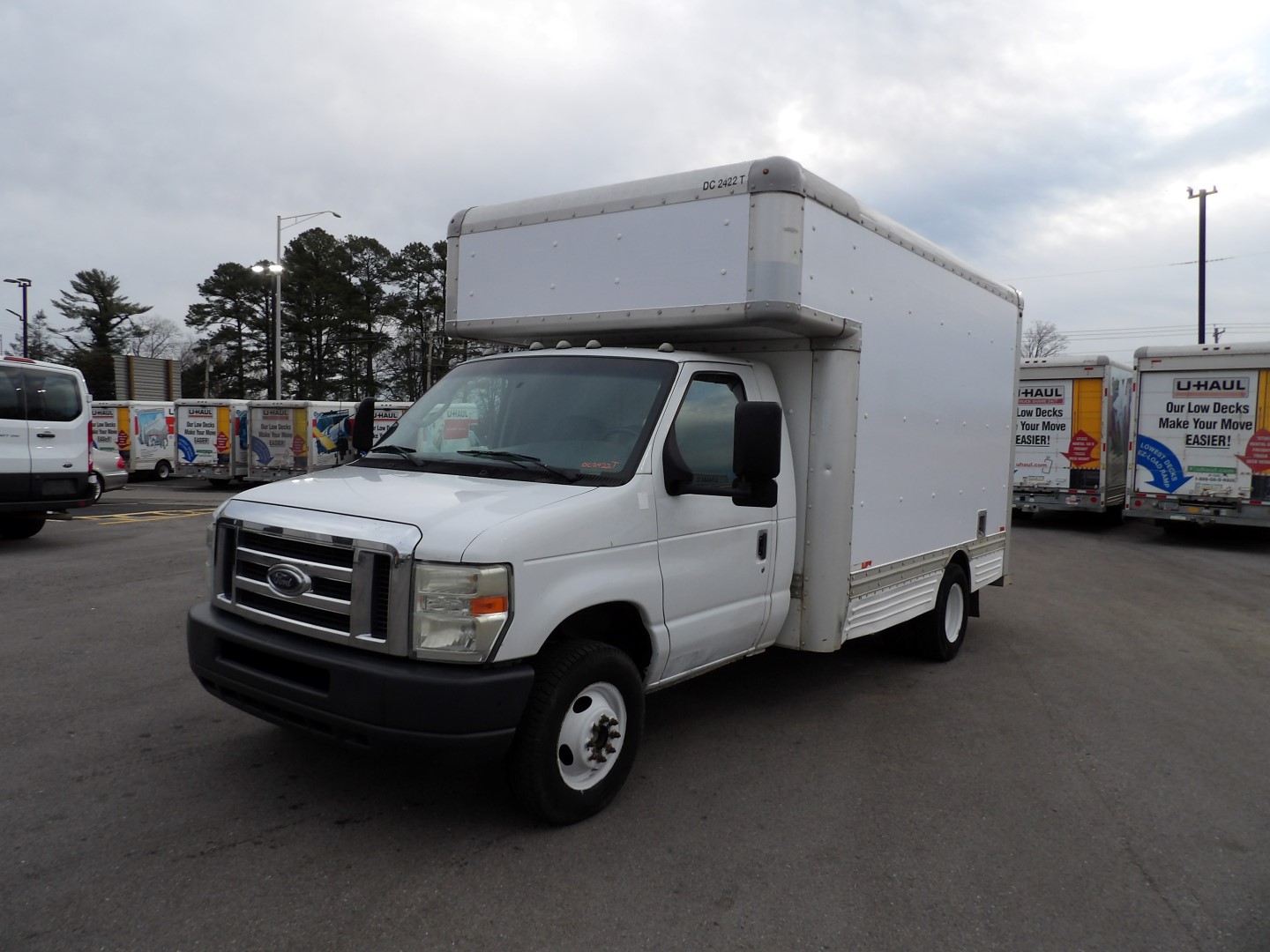 Camion usagé avec fourgon 2008 14 pi à vendre