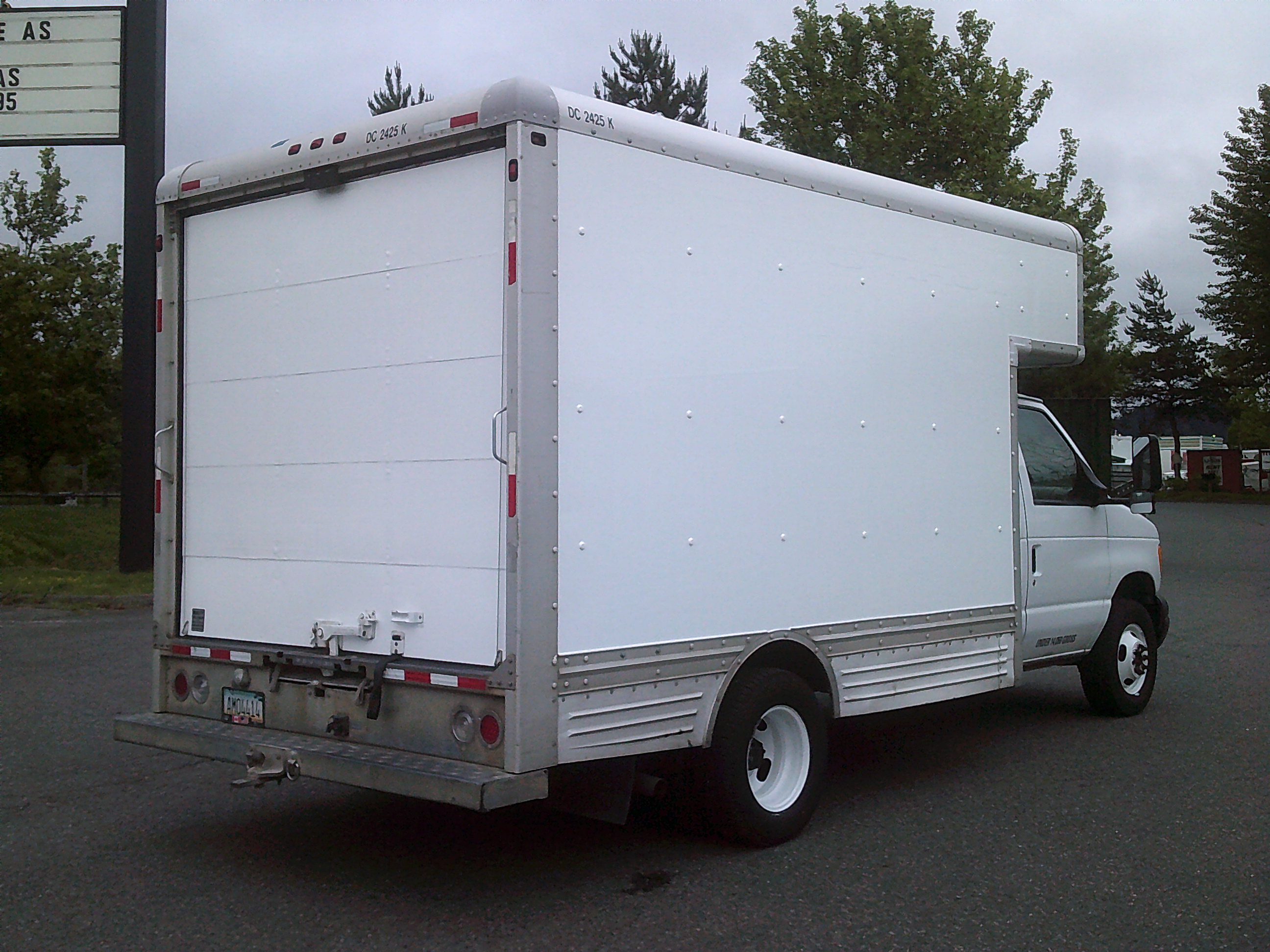2007 14' Box Truck for Sale in WA 98444 UHaul Truck Sales