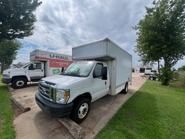 Used 2008 14 ' Box Truck for sale