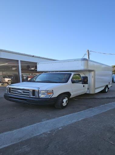 Used 2008 14 ' Box Truck for sale