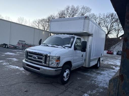 Used 2010 14 ' Box Truck for sale