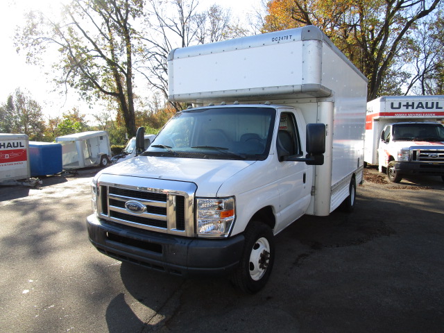 Camion usagé avec fourgon 2008 14 pi à vendre