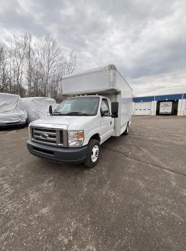 Used 2010 14 ' Box Truck for sale