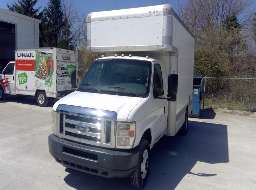 Camion usagé avec fourgon 2008 14 pi à vendre