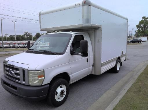 Used 2008 14 ' Box Truck for sale