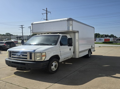 Used 2010 14 ' Box Truck for sale