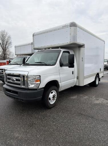 Used 2010 14 ' Box Truck for sale
