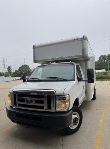 Used 2008 14 ' Box Truck for sale