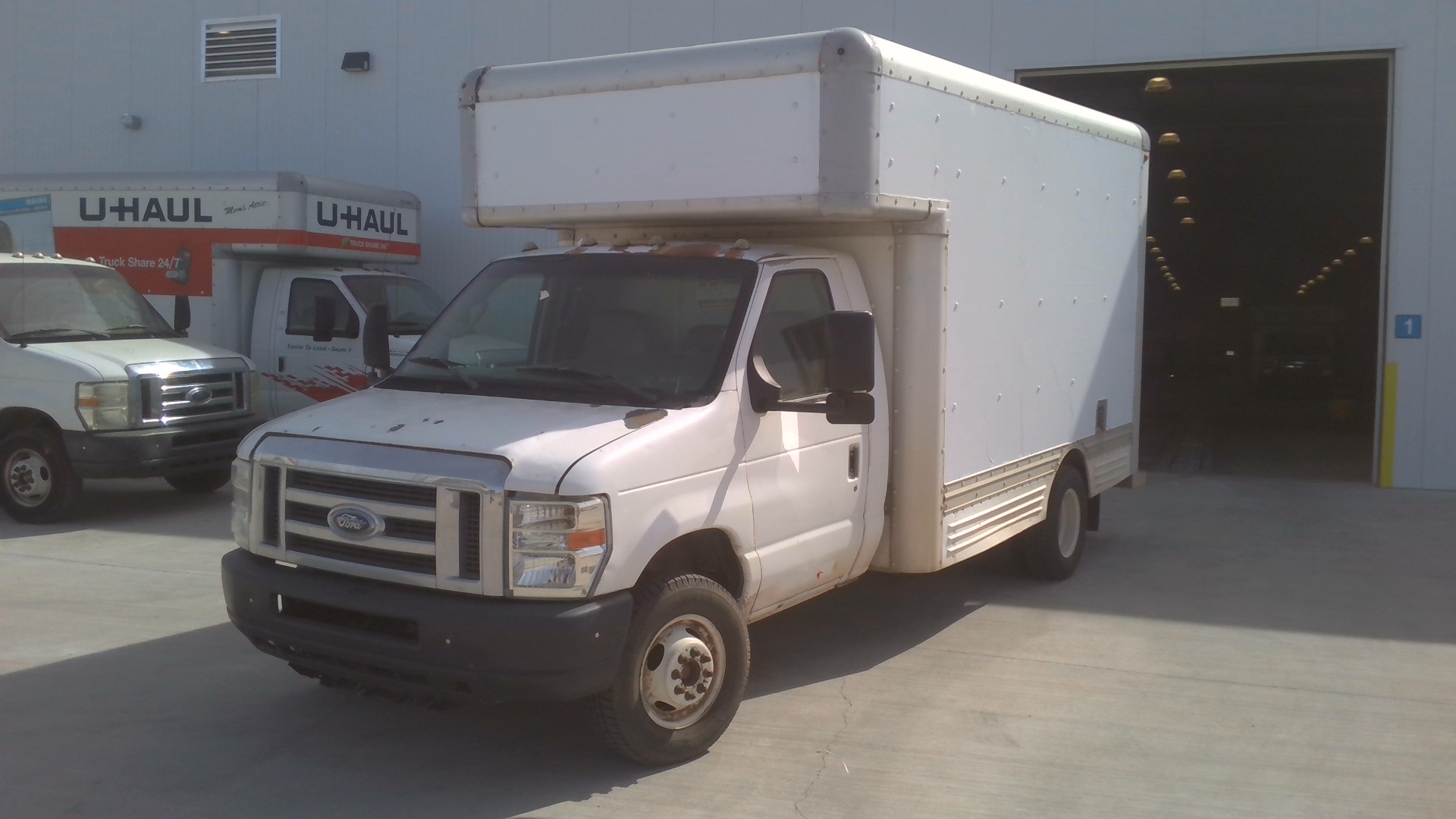 Used 2008 14 ' Box Truck for sale