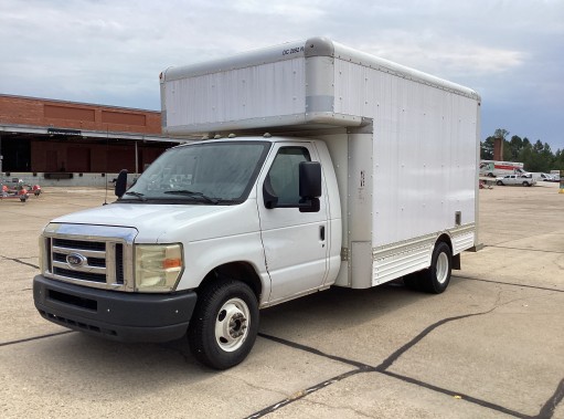 Used 2010 14 ' Box Truck for sale