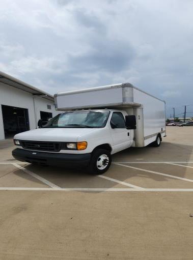 Used 2007 14 ' Box Truck for sale