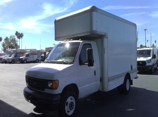 Used 2007 14 ' Box Truck for sale