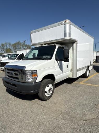 Used 2008 14 ' Box Truck for sale