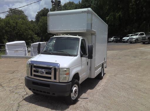 Used 2008 14 ' Box Truck for sale