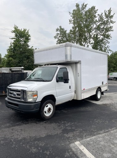 Used 2010 14 ' Box Truck for sale