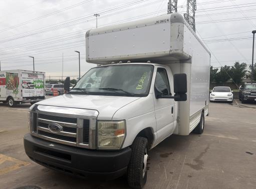 Used 2010 14 ' Box Truck for sale