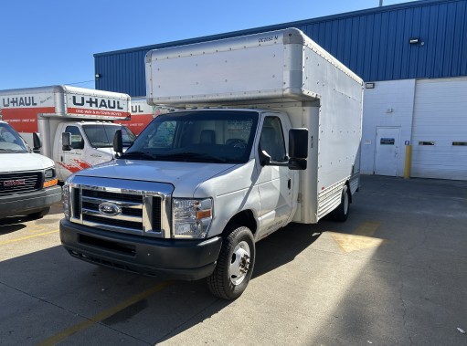 Camión con caja de 201014 ft usado a la venta