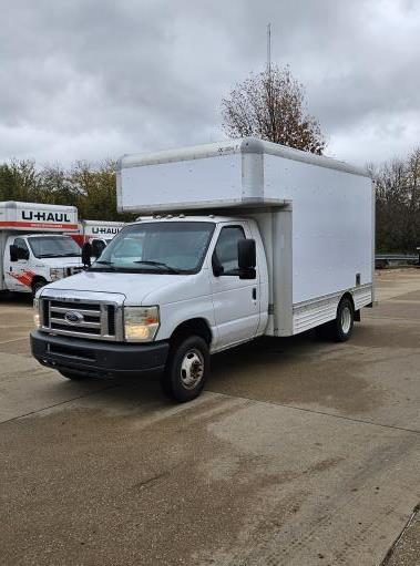 Camion usagé avec fourgon 2008 14 pi à vendre