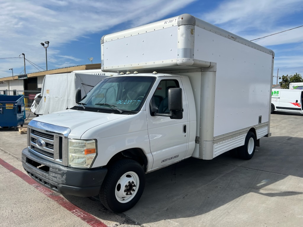 Used 2008 14 ' Box Truck for sale