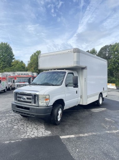 Camion usagé avec fourgon 2012 14&nbsp;pi à vendre
