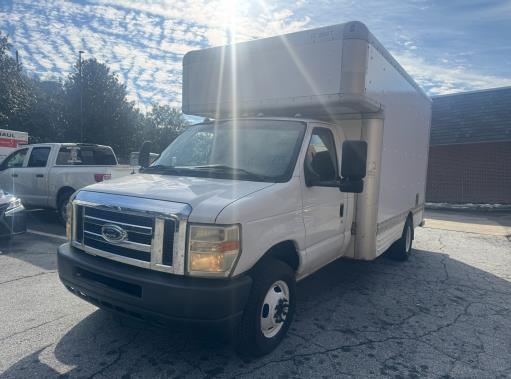Camion usagé avec fourgon 2008 14 pi à vendre