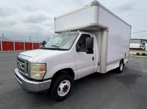 Used 2008 14 ' Box Truck for sale