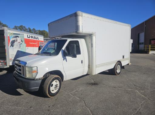 Camion usagé avec fourgon 2008 14 pi à vendre