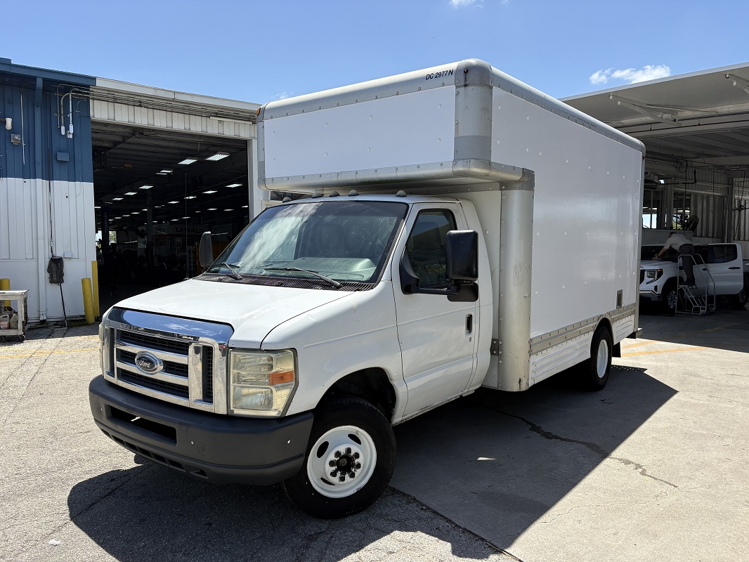 Used 2010 14 ' Box Truck for sale