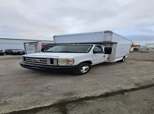 Used 2010 14 ' Box Truck for sale