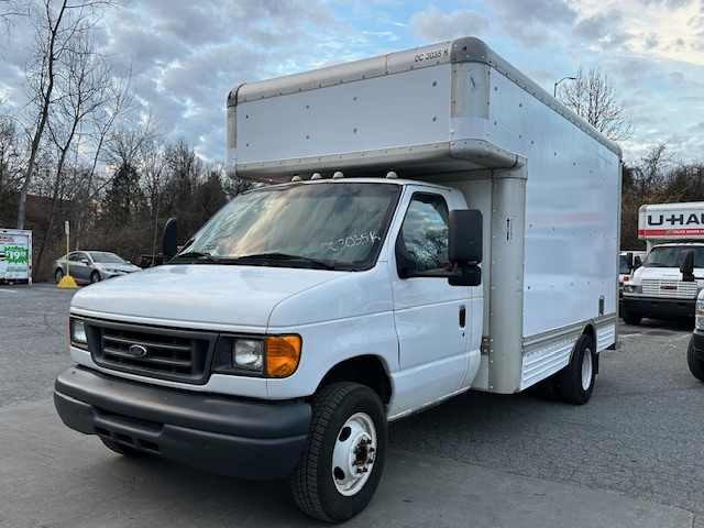 Used 2007 14 ' Box Truck for sale