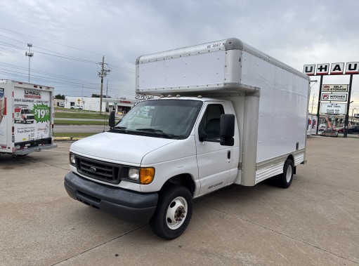 Used 2007 14 ' Box Truck for sale