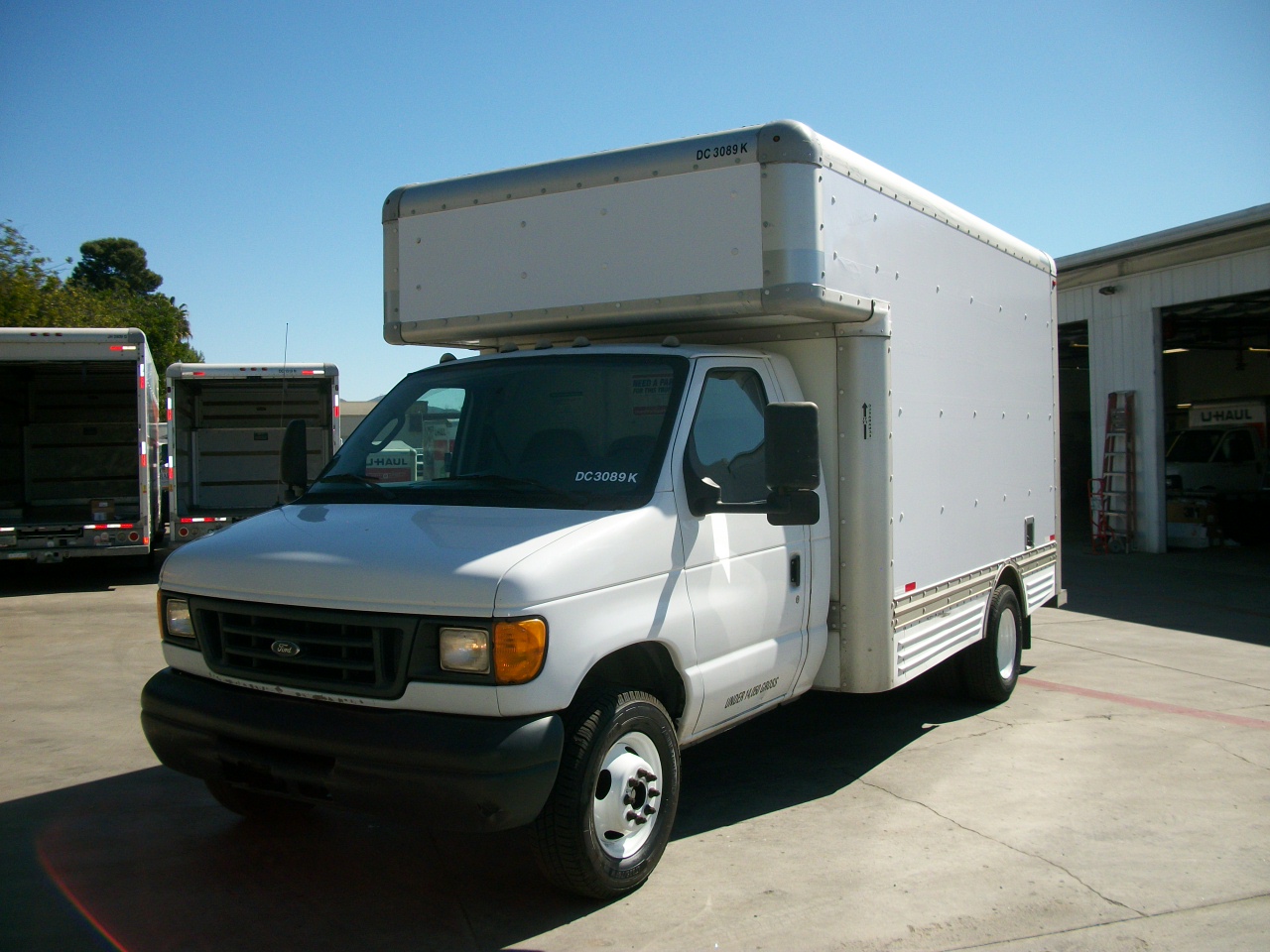 Used 2007 14 ' Box Truck for sale
