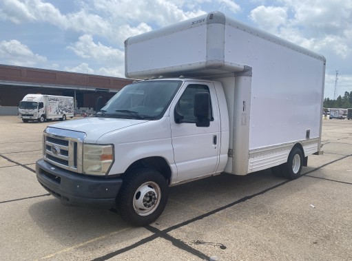 Used 2010 14 ' Box Truck for sale