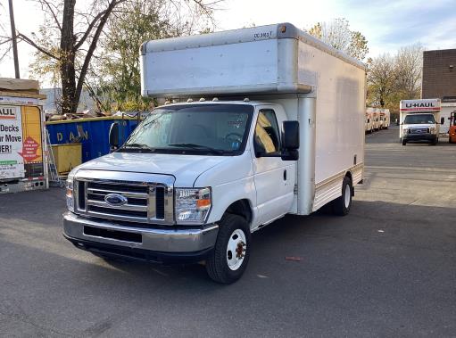 Camión con caja de 200814 ft usado a la venta