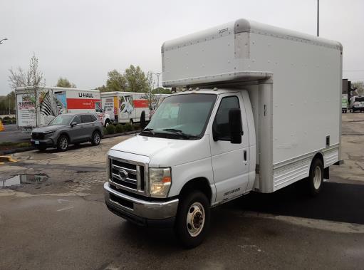 Camion usagé avec fourgon 2008 14 pi à vendre
