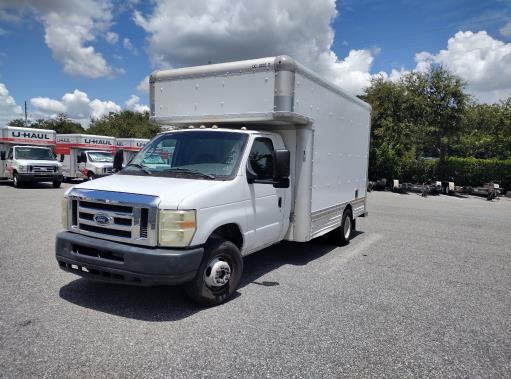Camion usagé avec fourgon 2008 14 pi à vendre