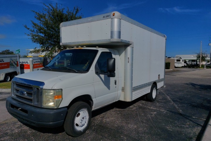 Used 2008 14 ' Box Truck for sale
