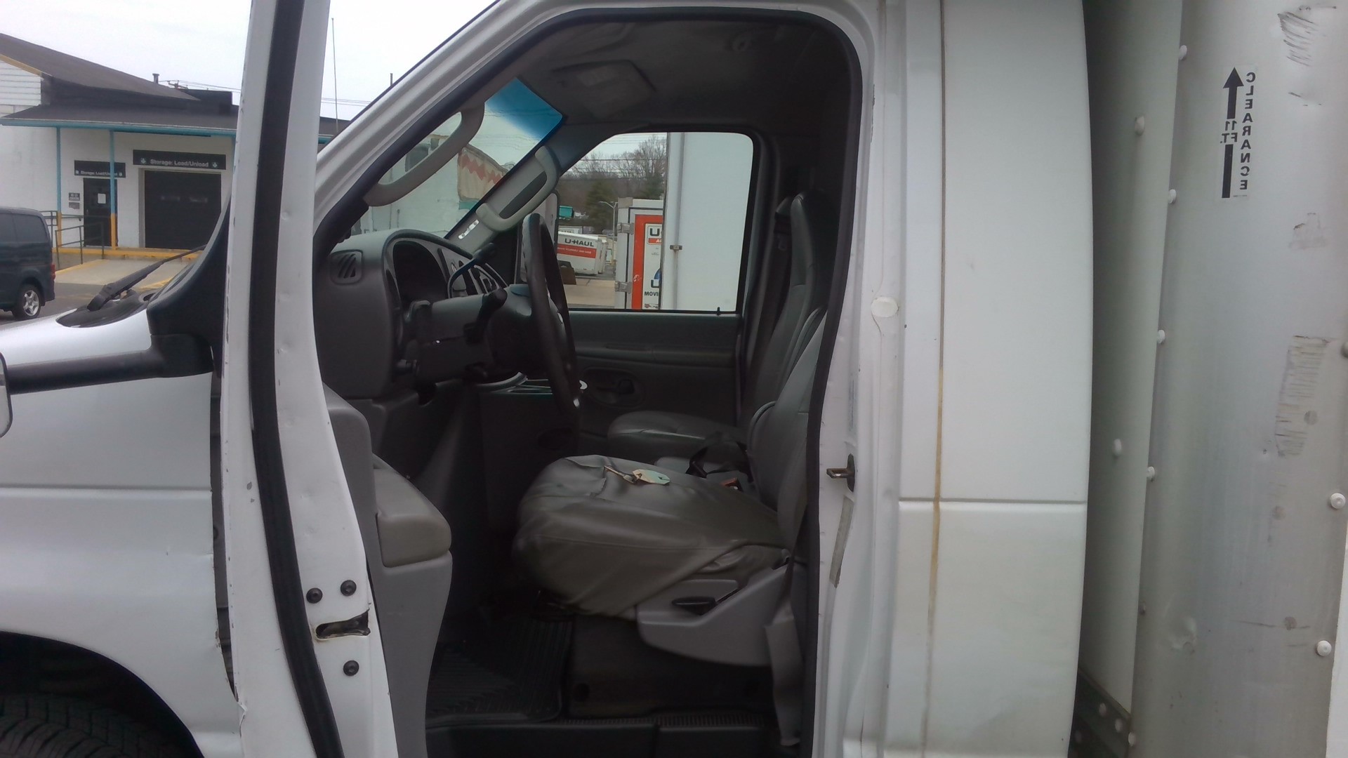 2006 14' Box Truck for Sale in Hartford, CT 06114 UHaul Truck Sales