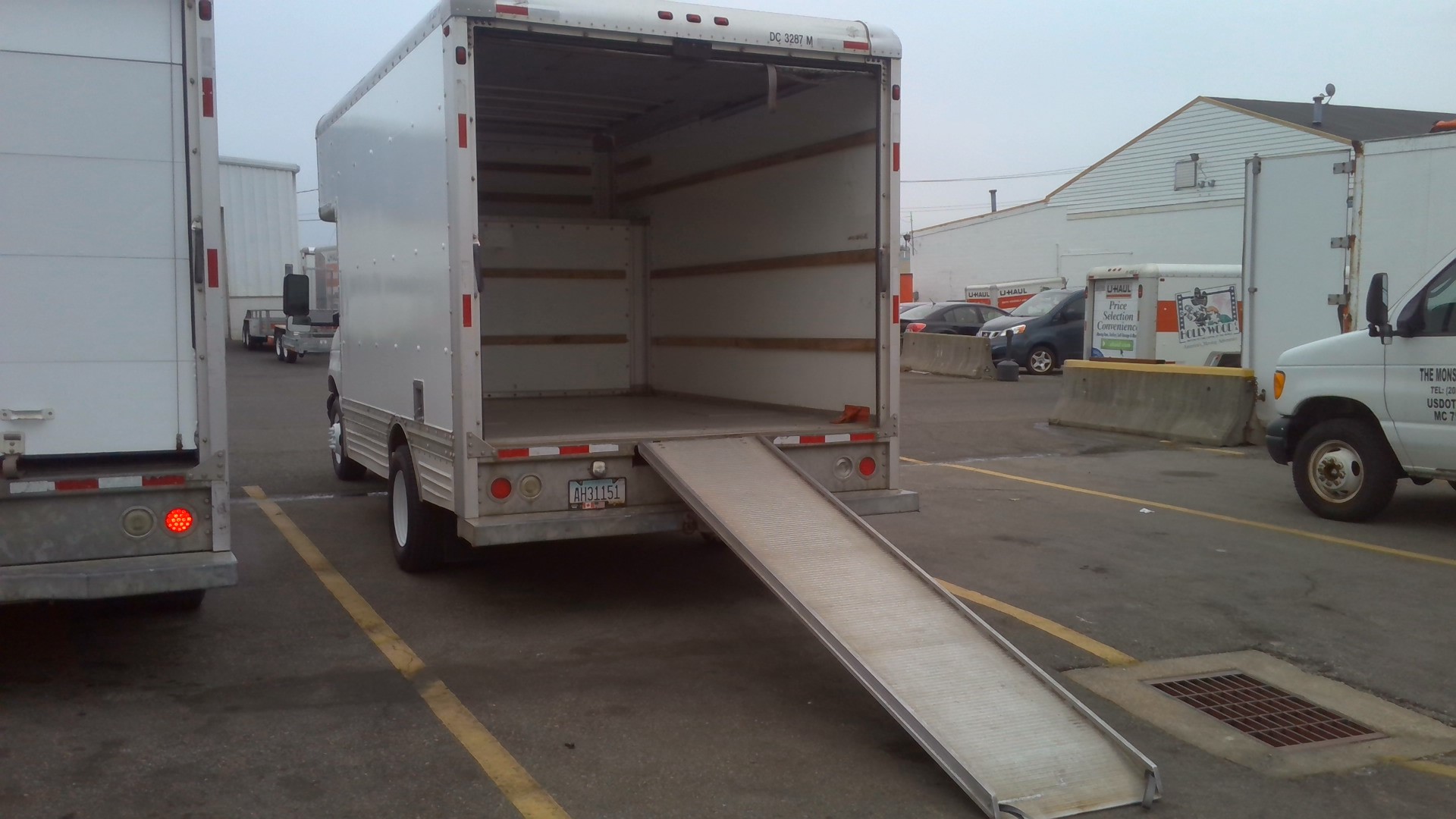 2006 14' Box Truck for Sale in Hartford, CT 06114 UHaul Truck Sales