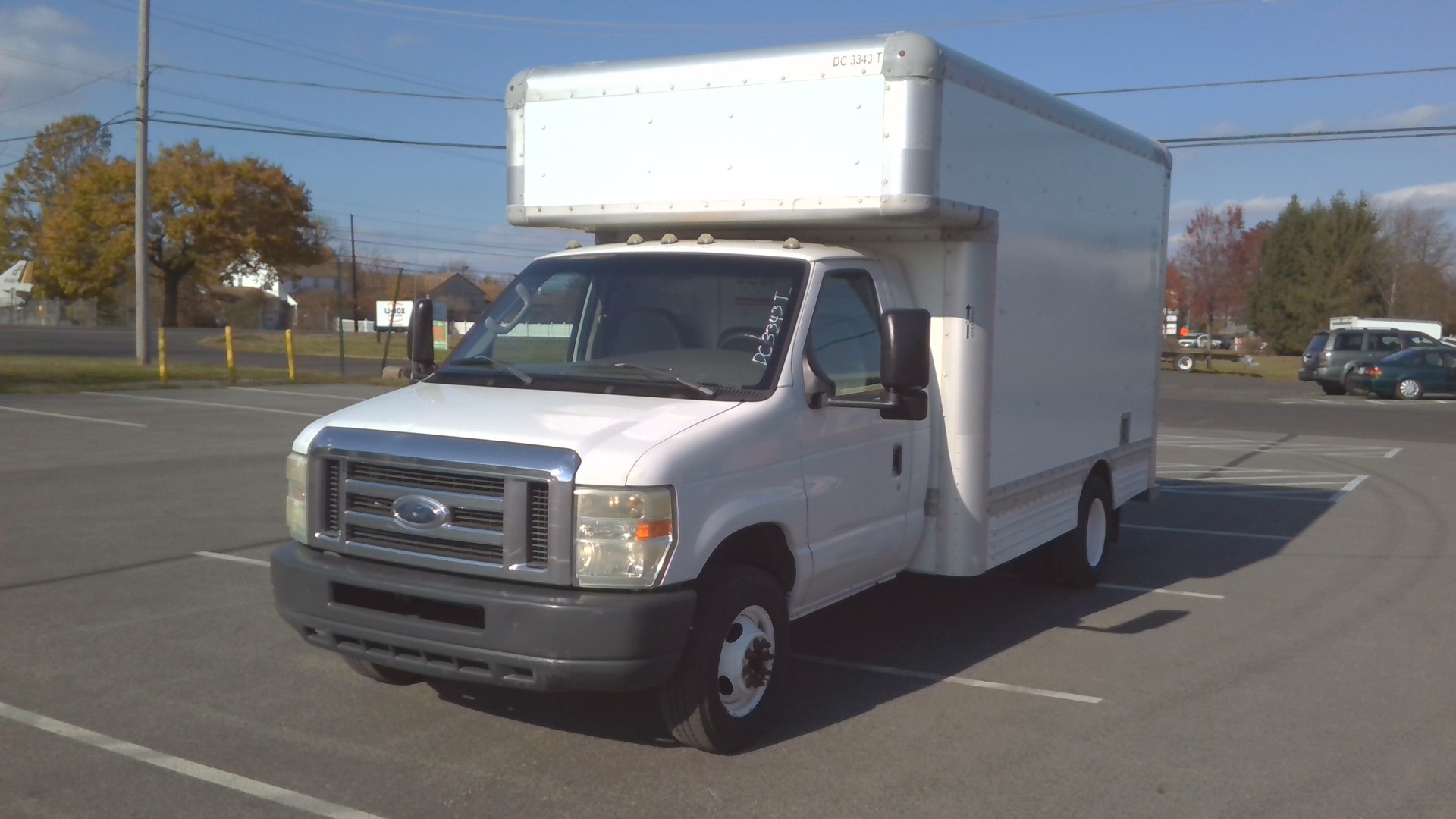 Camión con caja de 200814 ft usado a la venta