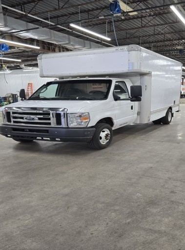 Used 2008 14 ' Box Truck for sale