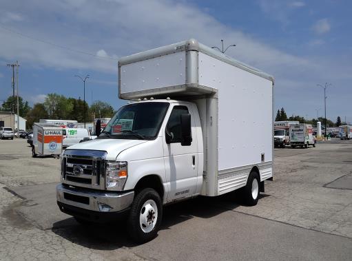 Camion usagé avec fourgon 2008 14 pi à vendre