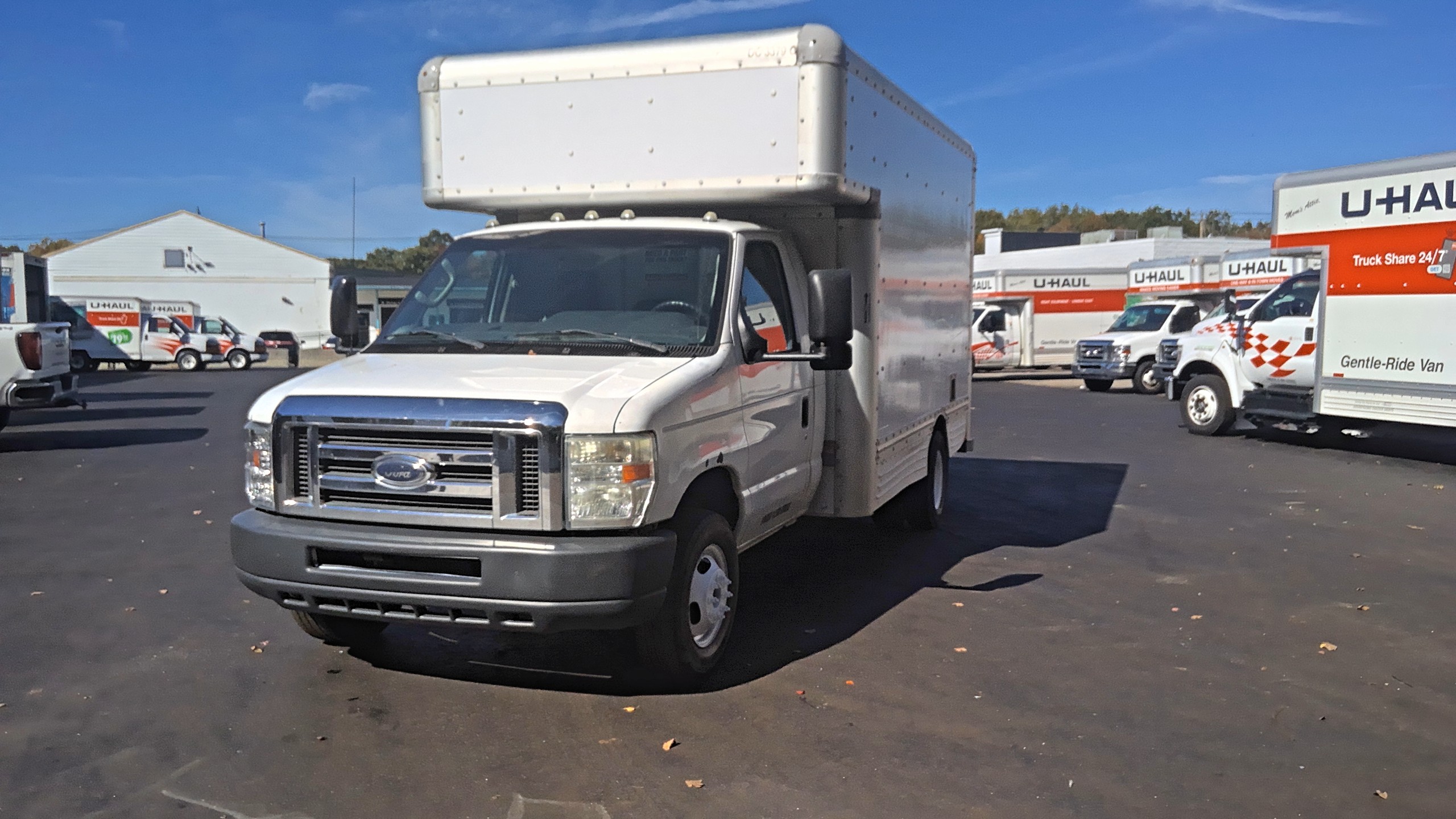 Camión con caja de 201214 ft usado a la venta