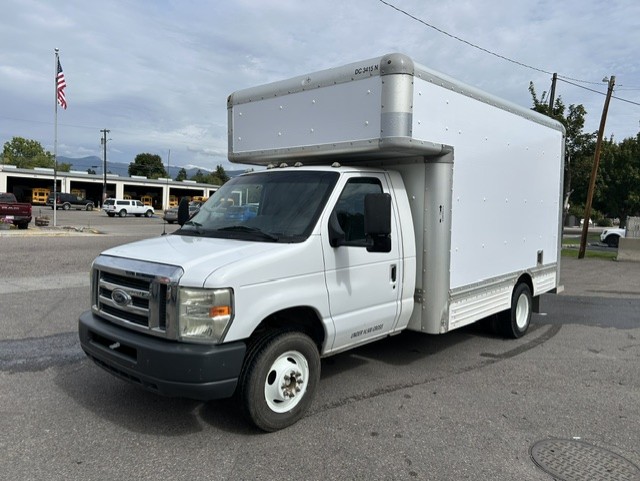 Used 2010 14 ' Box Truck for sale