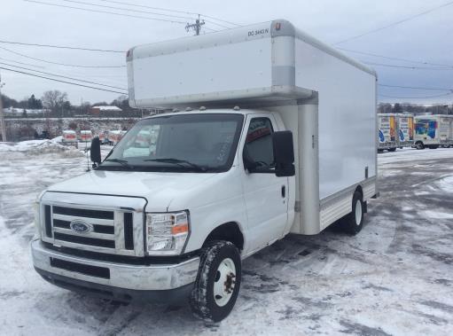 Camión con caja de 201014 ft usado a la venta