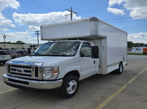 Used 2008 14 ' Box Truck for sale