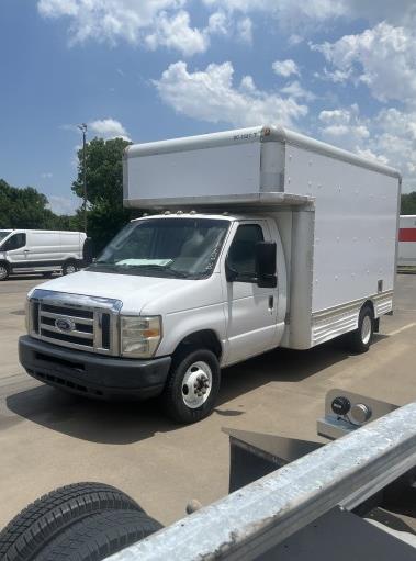 Used 2008 14 ' Box Truck for sale