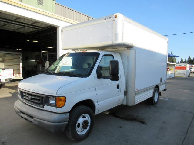 Used 2007 14 ' Box Truck for sale