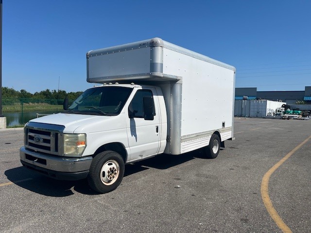 Used 2008 14 ' Box Truck for sale